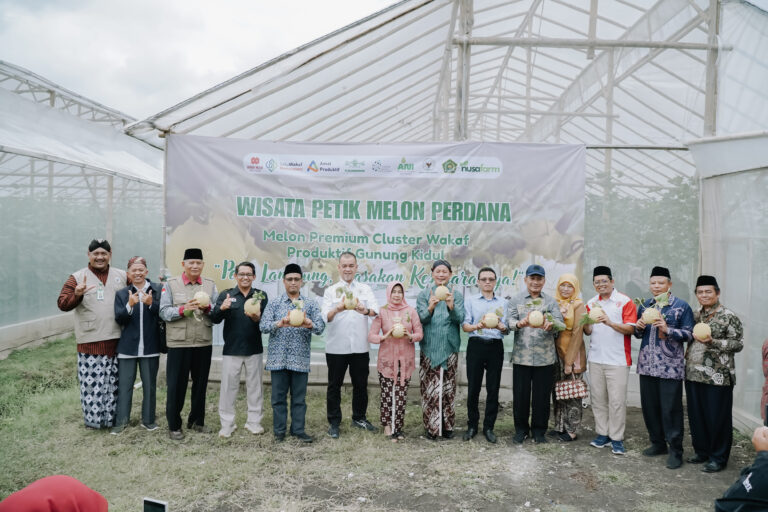 Panen Perdana Wakaf Greenhouse Melon Premium Gunungkidul, Langkah Kolaboratif Wakaf Produktif